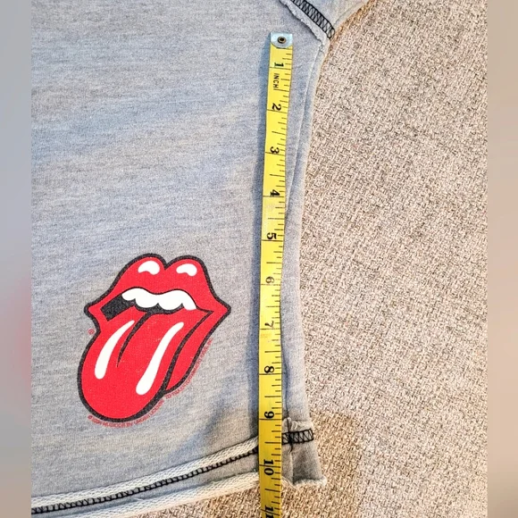 Off-shoulder sweater - Picture 4 of 4